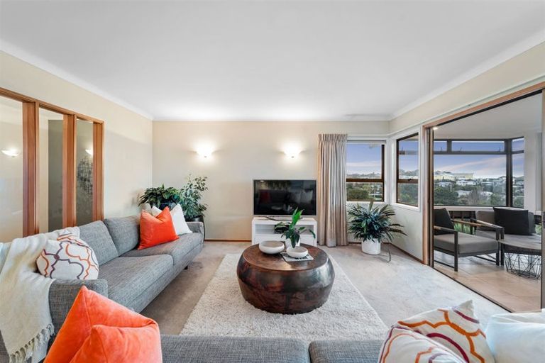 Photo of property in 1/9 Taumata Road, Castor Bay, Auckland, 0620