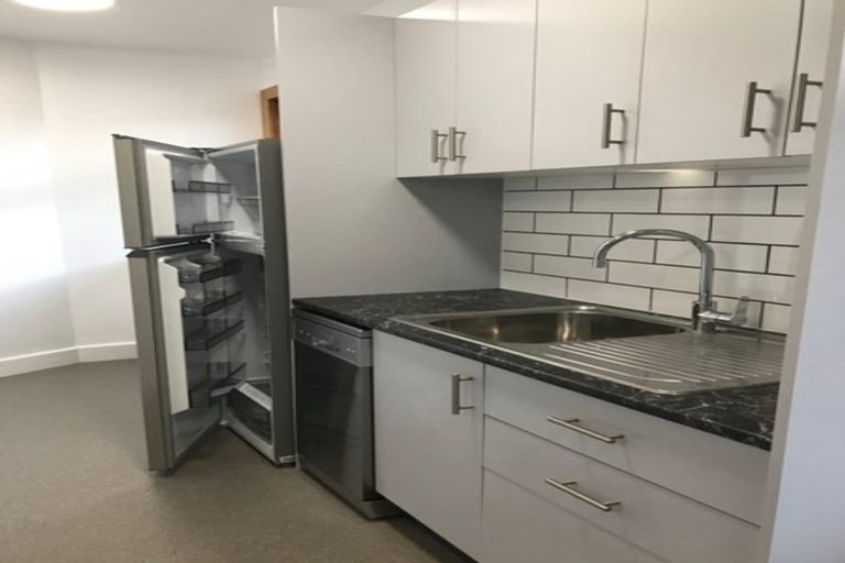 Photo of property in 49 Cambridge Terrace, Kaiti, Gisborne, 4010