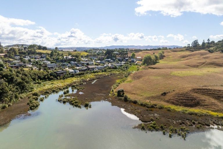 Photo of property in 38 Robertson Street, Raglan, 3225