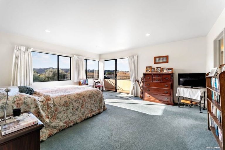 Photo of property in 16 Sunny Crescent, Huapai, Kumeu, 0810