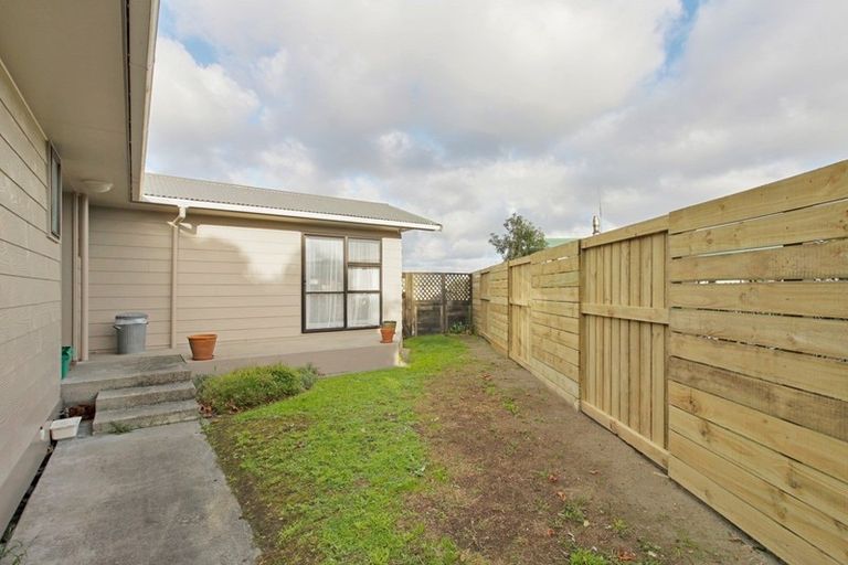 Photo of property in 29 Hennessy Street East, Foxton Beach, Foxton, 4815