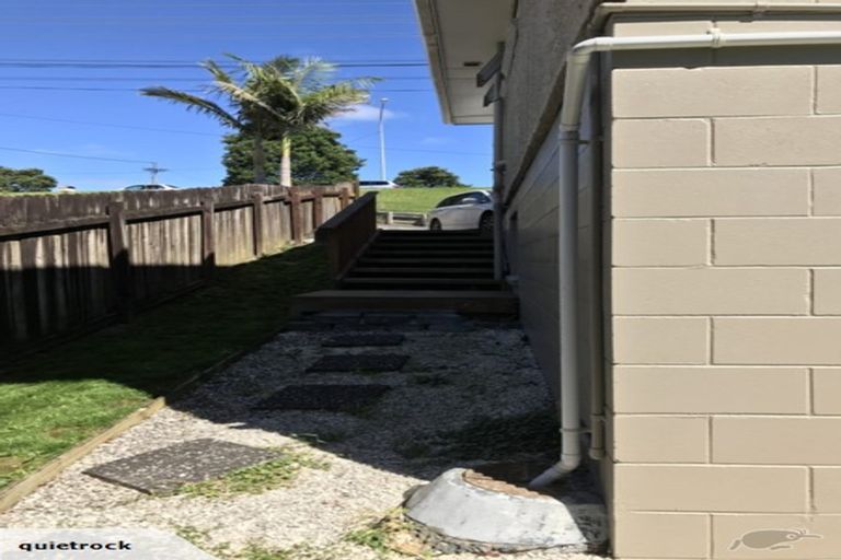 Photo of property in 757 East Coast Road, Northcross, Auckland, 0630