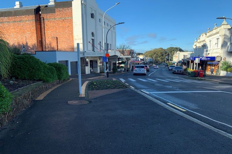 Photo of property in 1/64 Victoria Road, Devonport, Auckland, 0624