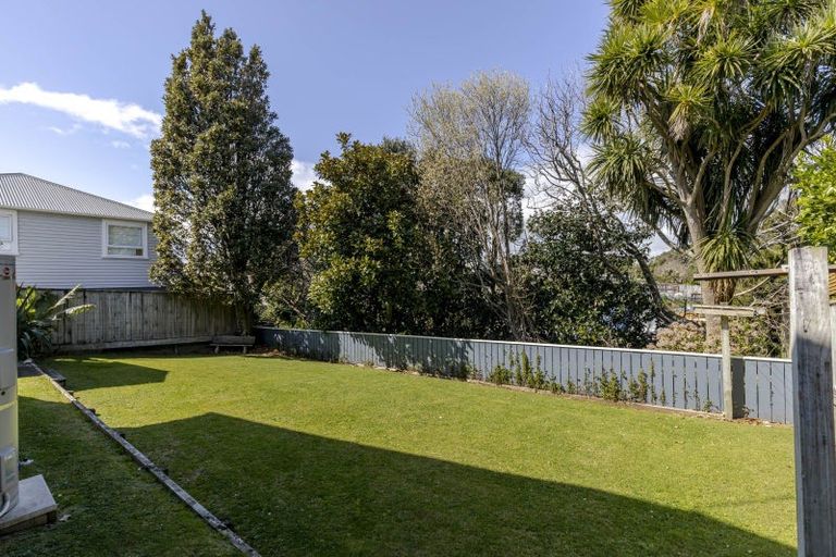 Photo of property in 22 Ngaio Street, Strandon, New Plymouth, 4312