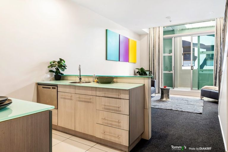 Photo of property in Hb Apartments, 2/3 Holland Street, Te Aro, Wellington, 6011
