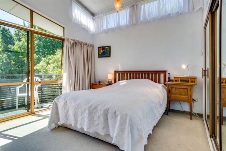 Photo of property in 16 Burns Road, Hospital Hill, Napier, 4110