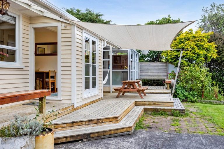 Photo of property in 70 Ihaia Road, Opunake, 4616