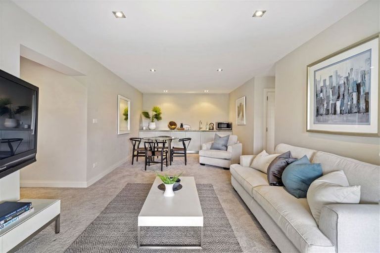 Photo of property in 13d Tarata Court, Redvale, Albany, 0792