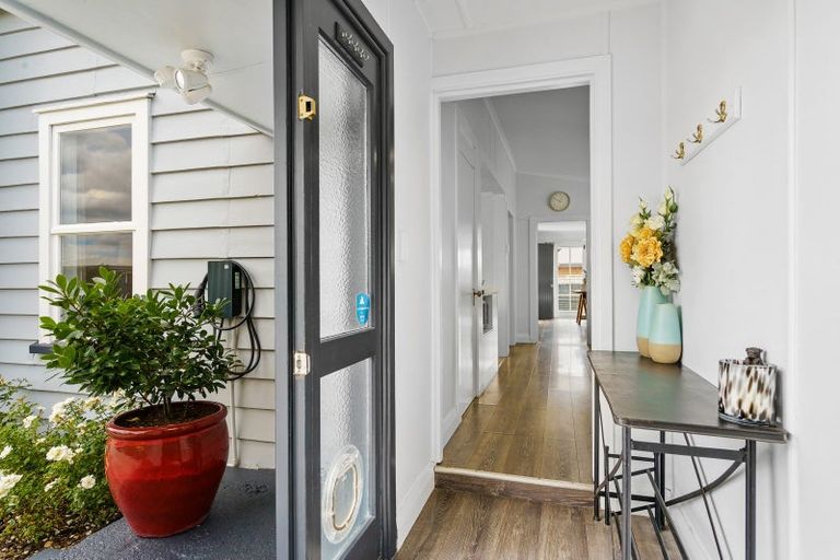 Photo of property in 92 Williams Street, Cambridge, 3434