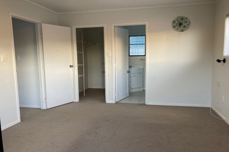 Photo of property in 3 Calluna Crescent, Totara Heights, Auckland, 2105