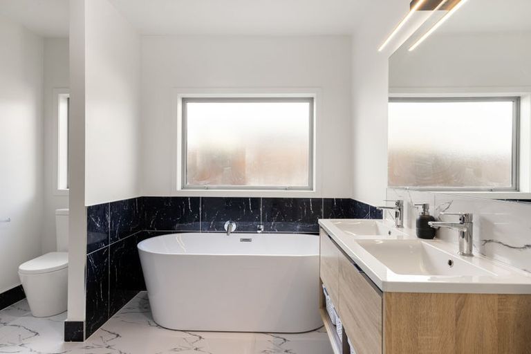 Photo of property in 28 Waireka Road, Rototuna North, Hamilton, 3210