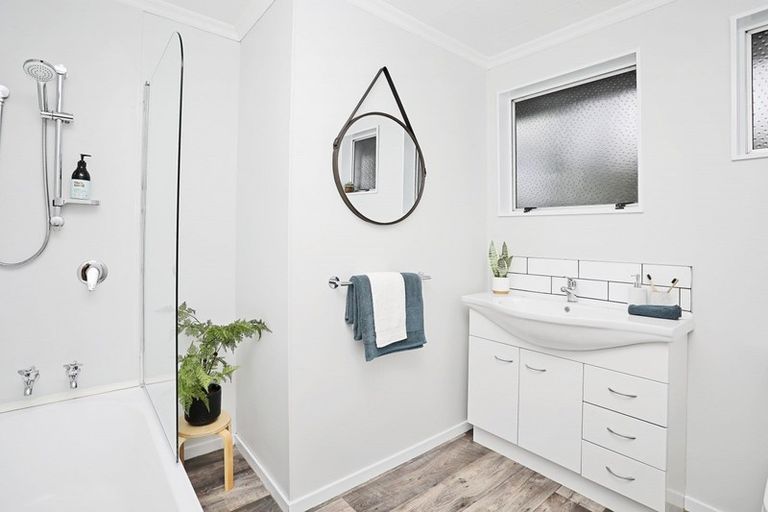 Photo of property in 22 Enniskillen Street, Clifton, Invercargill, 9812