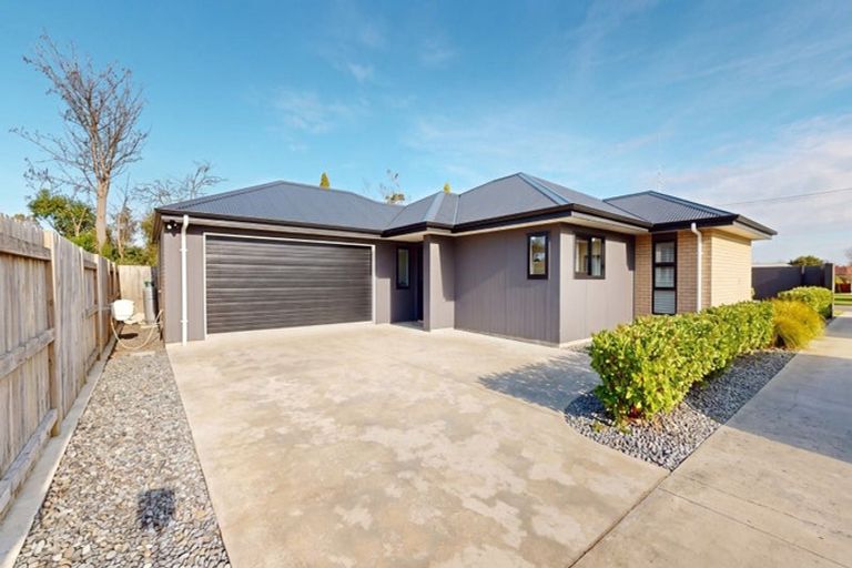 Photo of property in 166 Bridge Street, Bulls, 4818