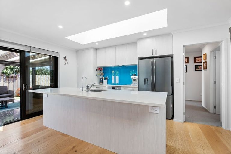 Photo of property in 24 Barbados Way, One Tree Point, 0118