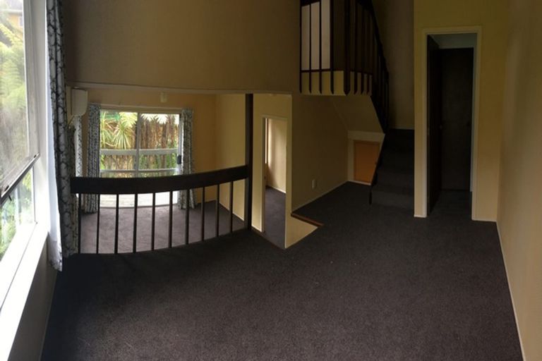 Photo of property in 3/42 Manuka Road, Glenfield, Auckland, 0629