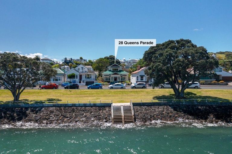 Photo of property in 28 Queens Parade, Devonport, Auckland, 0624