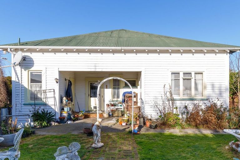 Photo of property in 30 Rhodes Street, Waimate, 7924