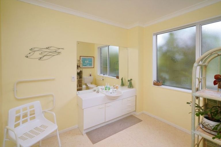 Photo of property in 14 Collins Drive, Waikuku Beach, 7402