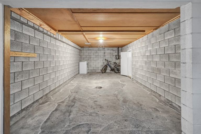 Photo of property in 4/1 Gilbert Street, New Plymouth, 4310