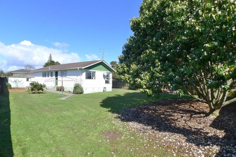 Photo of property in 14 Ewbank Place, Manurewa, Auckland, 2102