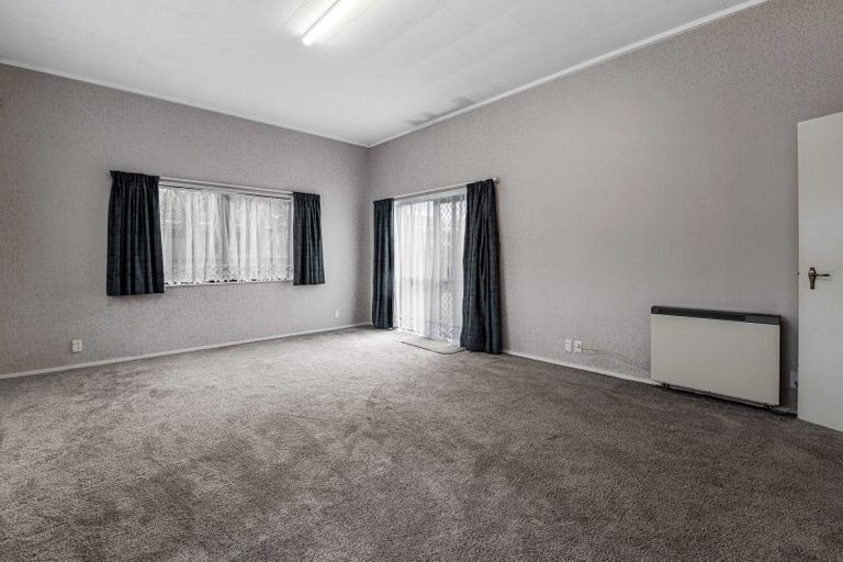 Photo of property in 10 Gemini Place, Kawaha Point, Rotorua, 3010
