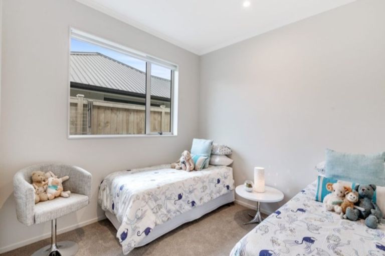 Photo of property in 32 Nganui Avenue, Takanini, 2112