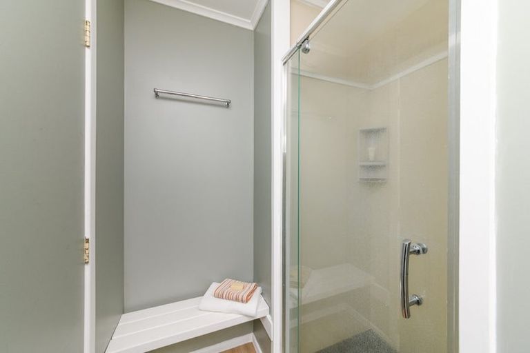 Photo of property in 5 Acacia Street, Kelvin Grove, Palmerston North, 4414