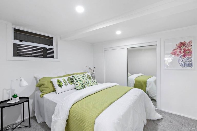 Photo of property in 1/111 Arran Road, Browns Bay, Auckland, 0630