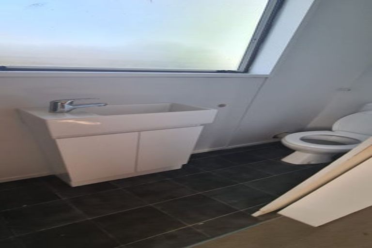 Photo of property in 90b Bryndwr Road, Bryndwr, Christchurch, 8052