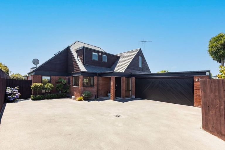 Photo of property in 1/16 Coniston Avenue, Ilam, Christchurch, 8041