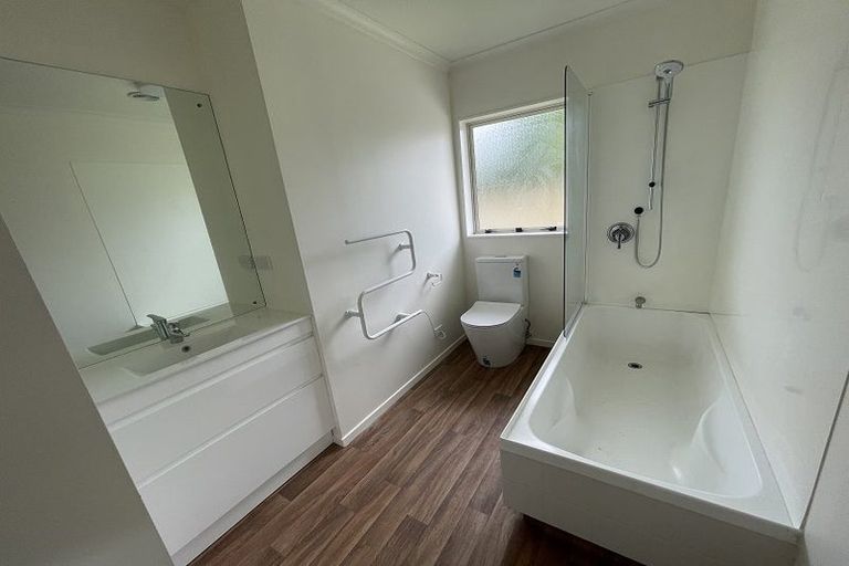 Photo of property in 54 Montilla Place, Manurewa, Auckland, 2102