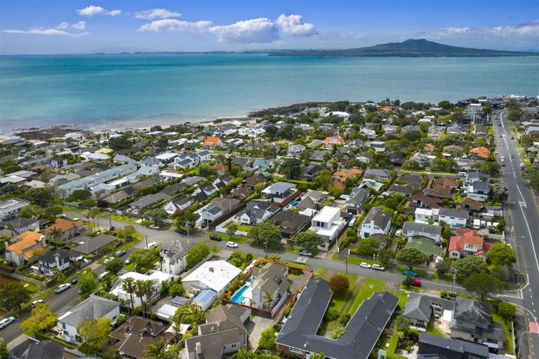 Photo of property in 4a Saltburn Road, Milford, Auckland, 0620