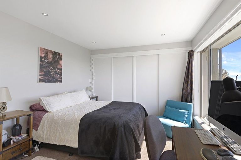 Photo of property in 105 Dyers Pass Road, Cashmere, Christchurch, 8022