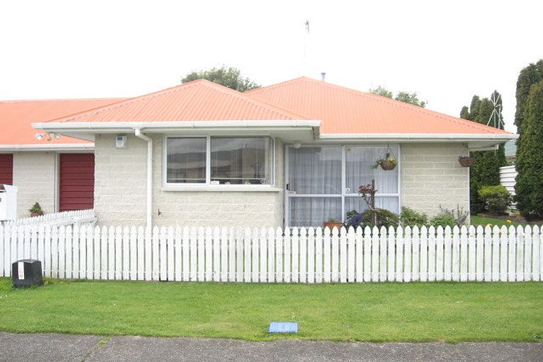 Photo of property in 1b Hendon Place, West End, Palmerston North, 4412