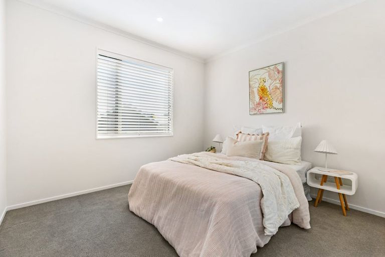 Photo of property in 44 Owen Chapman Drive, Red Beach, 0932