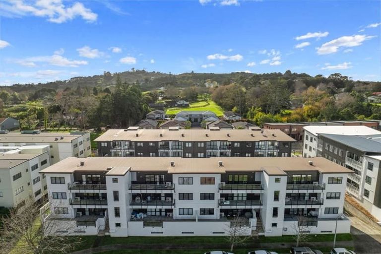 Photo of property in 7/130 Stancombe Road, Flat Bush, Auckland, 2016