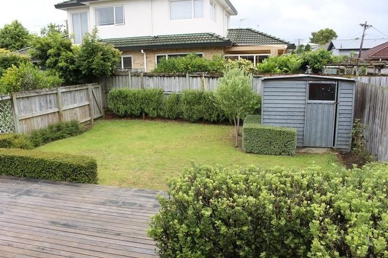 Photo of property in 2/109 Shakespeare Road, Milford, Auckland, 0620