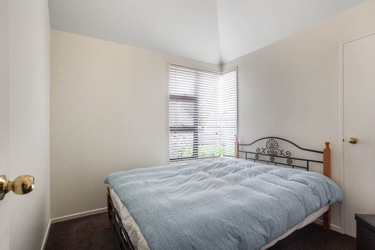 Photo of property in 2/30 Uppingham Crescent, Hillcrest, Auckland, 0627