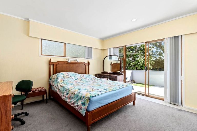 Photo of property in 43 Girrahween Drive, Totara Vale, Auckland, 0629