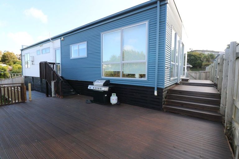 Photo of property in 48a Bassett Road, Johnsonville, Wellington, 6037