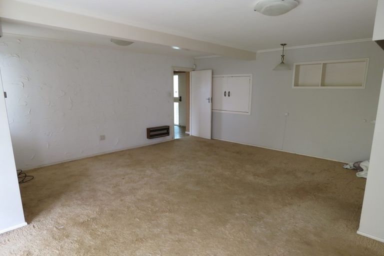 Photo of property in 1/78 Castor Bay Road, Castor Bay, Auckland, 0620