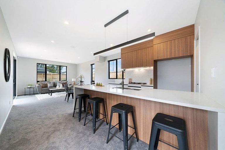 Photo of property in 19 Paihere Street, Huapai, Kumeu, 0810