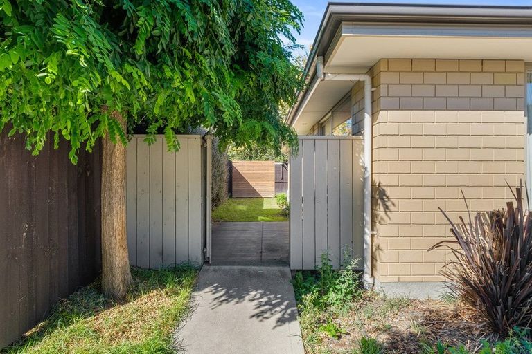 Photo of property in 42 Thackeray Place, Waltham, Christchurch, 8023