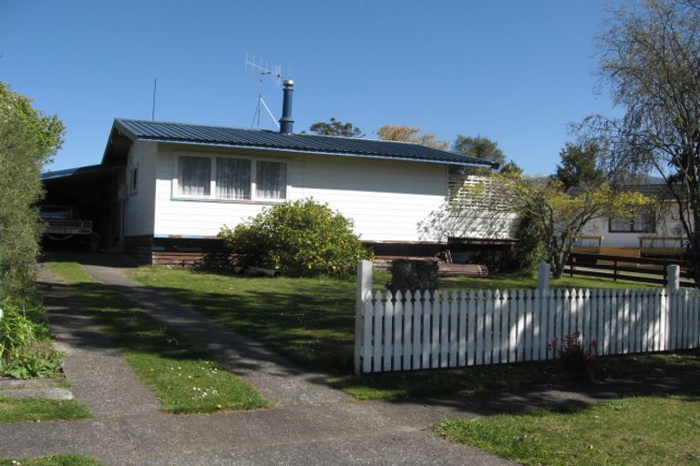 Photo of property in 14 Te Rewha Street, Turangi, 3334