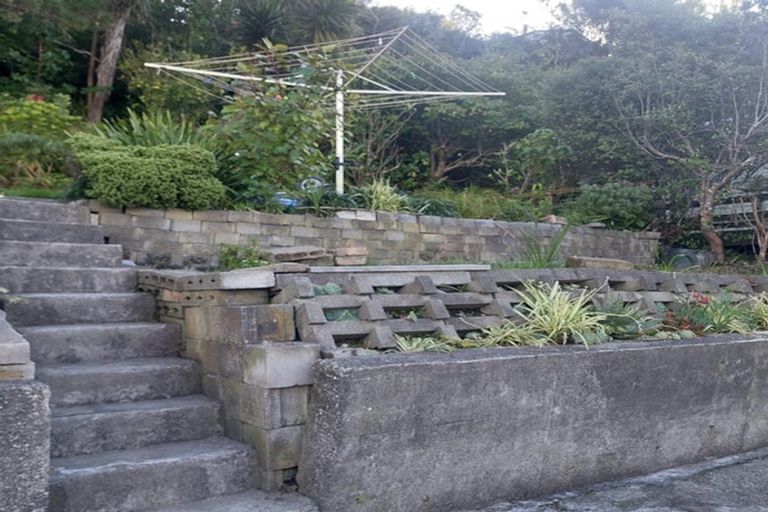 Photo of property in 32 Arapiko Street, Johnsonville, Wellington, 6037