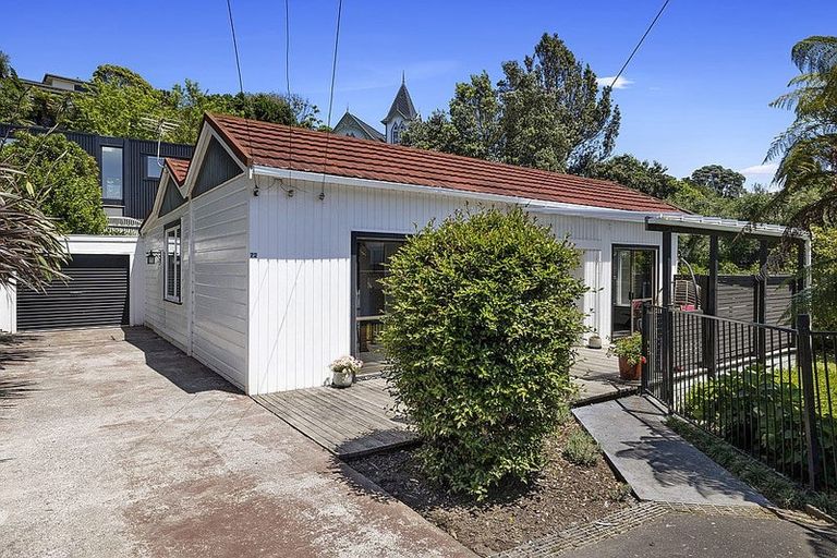 Photo of property in 72 Cutfield Road, New Plymouth, 4310