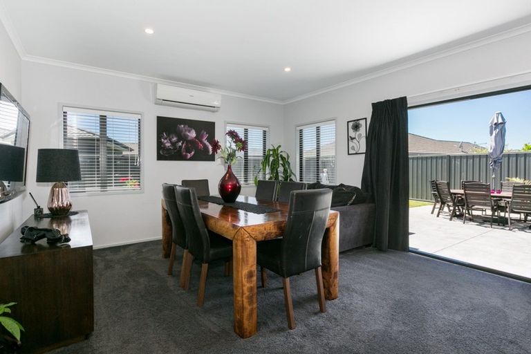 Photo of property in 15 Hawea Place, Poraiti, Napier, 4112