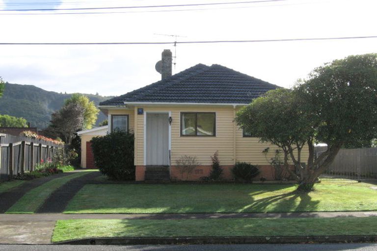 Photo of property in 4 Cooper Street, Taita, Lower Hutt, 5011