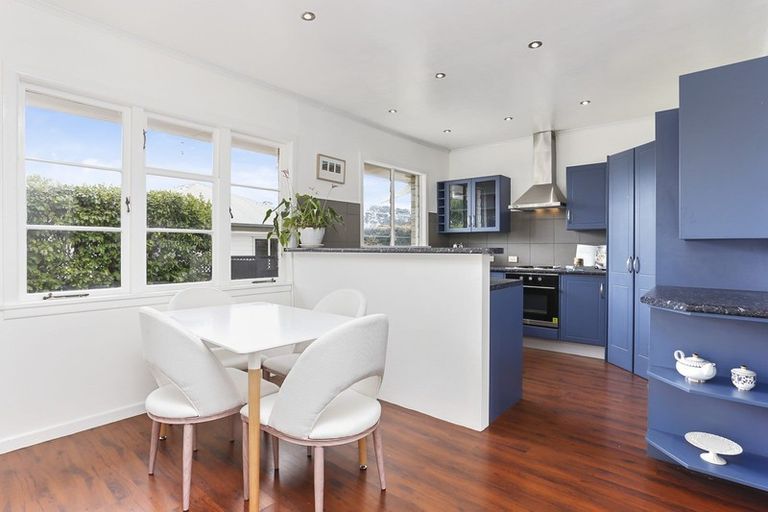 Photo of property in 14 Church Road, Mangere Bridge, Auckland, 2022