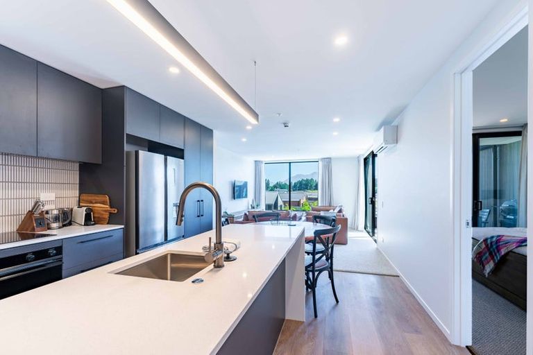 Photo of property in 2/7 Northlake Drive, Wanaka, 9305